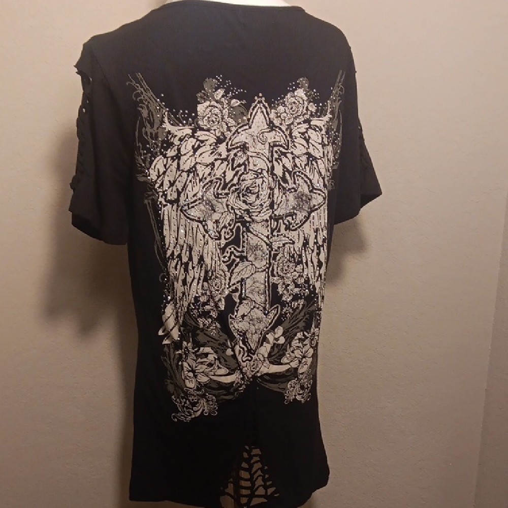NWT. Platinum Plush 2 Sided Black Graphic Tee With Rhinestone W/ Lace-Up Detail - Picture 6 of 11